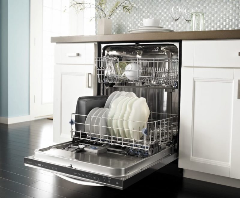 Как управлять посудомоечными машинками