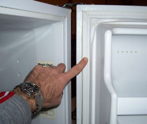 Причины неисправности уплотнителя холодильника