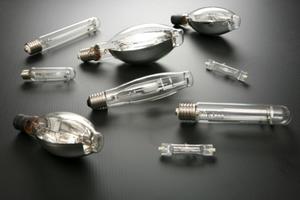 Газоразрядные лампы – это семейство ламп, использующих для получения света свечение электрической дуги (разряда)