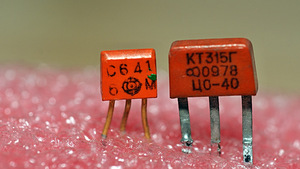 По какому принципу работает транзистор